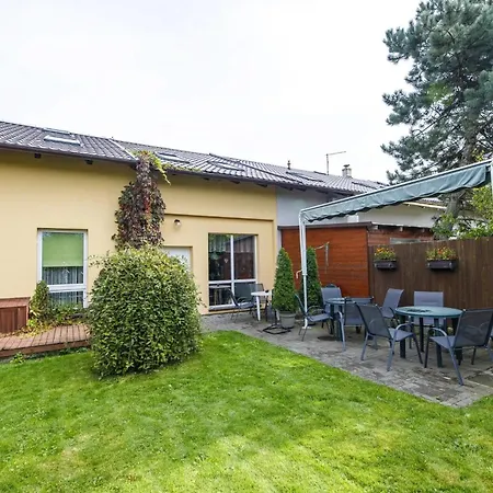 格拉斯维索基纳旅馆 Skrdlovice